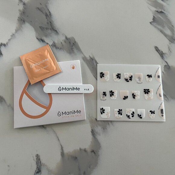 ManiMe Stick-On Gel Manicure - Wildflowers - Picture 2 of 3